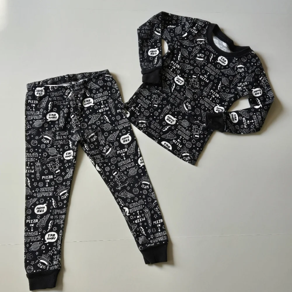 Carter's/Kids Black Graphic Long Sleeve Shirt and Pants Pajama Set /Size 3t